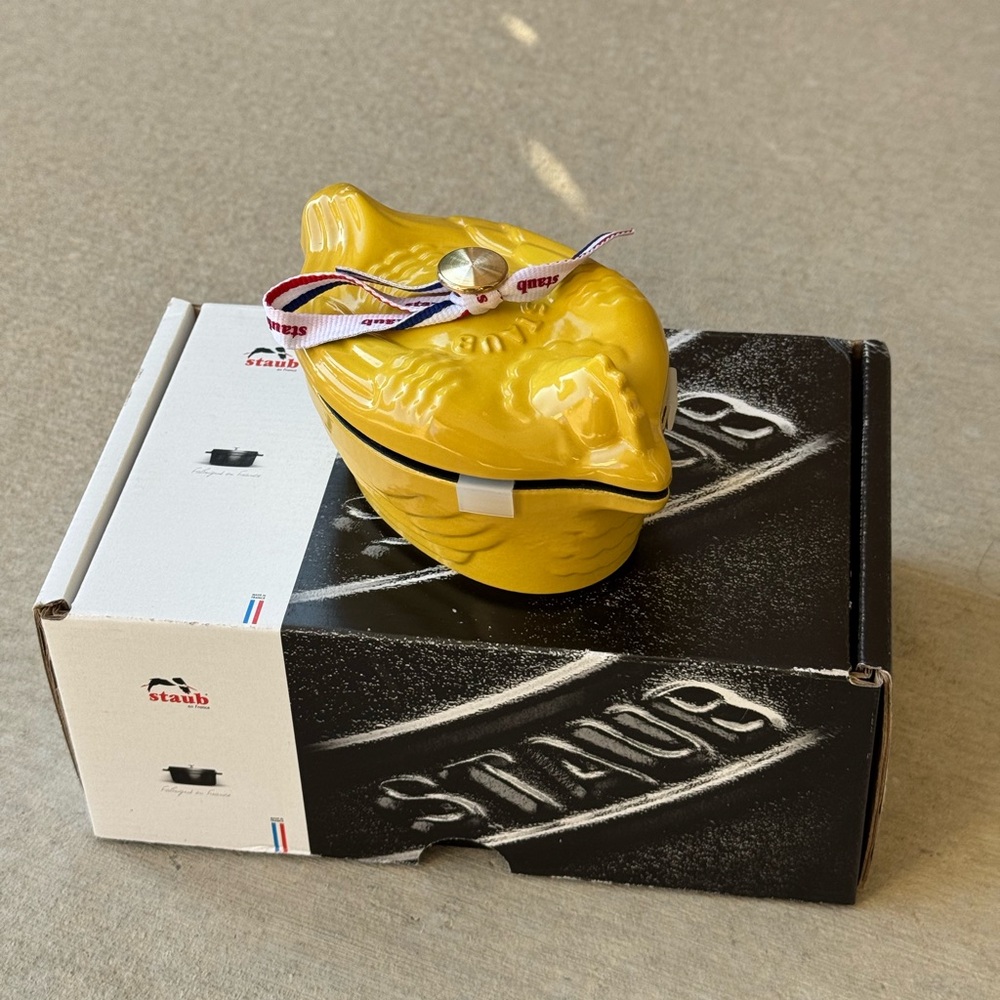 💛NIB💛Staub Small Chicken Cocotte 11cm, Citron Yellow 50th Anniversary Limited